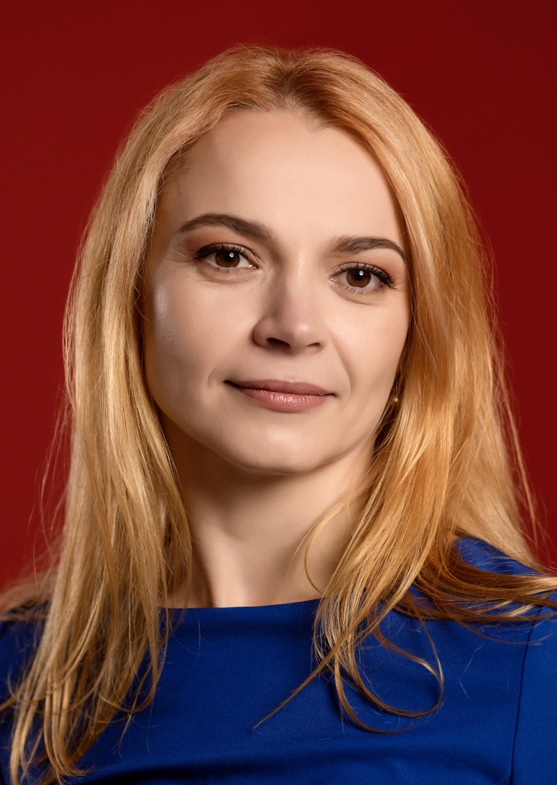 Олена